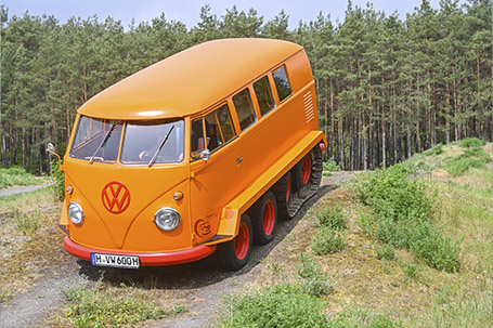 La historia de un icono: exhibición de furgonetas Volkswagen emblemáticas en el VW Bus Festival 2023