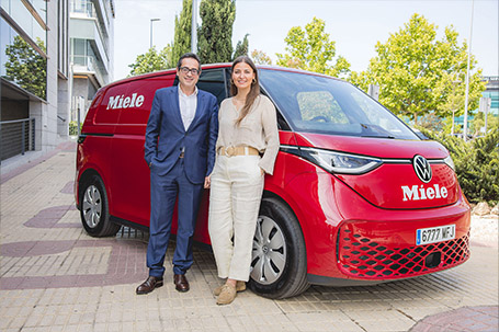 Volkswagen Vehículos Comerciales entrega a Miele España el primer ID. Buzz Cargo personalizado