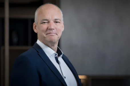 el doctor wermer tietz no salva vidas en los quirófanos pero investiga para que los coches volkswagen molen más