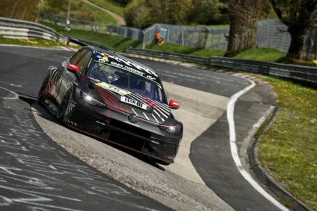 festival gti en nurburgring de la manop de volkswagen vasa en el pais vasco guipuzcoa donostia surf y olas