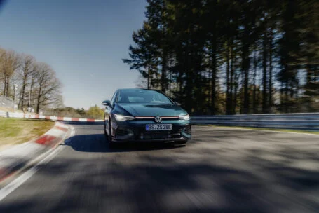 El Golf GTI 50 Aniversario es el modelo de serie con tracción delantera más rápido en el circuito de Nürburgring Nordschleife